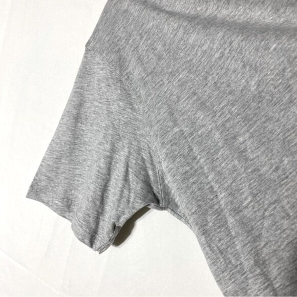 5/$25 Ocean Laundry Light Grey Crew Neck T Shirt M - Picture 12 of 16